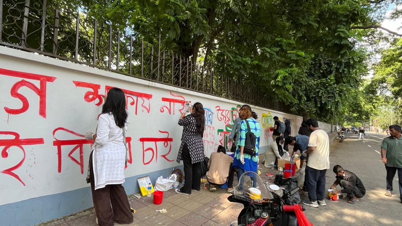 From rockstar to ‘jharudar’, no work is small for exemplary musicians 